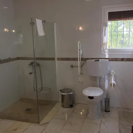 Bodega El Moral فندق 4*